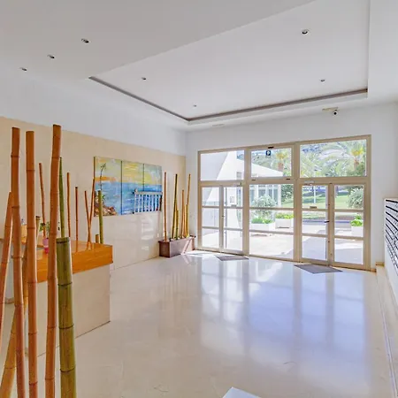 Beautiful Flat In The Building Balcon Del Mar, On The First Line Of La Cala Beach, Pool And Garage